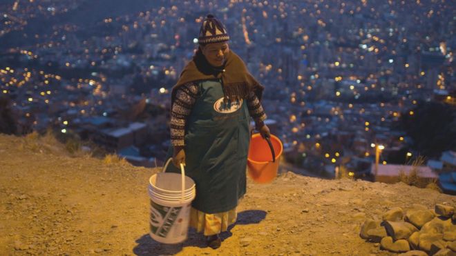 AP. El racionamiento de agua en La Paz ya va en su segunda semana